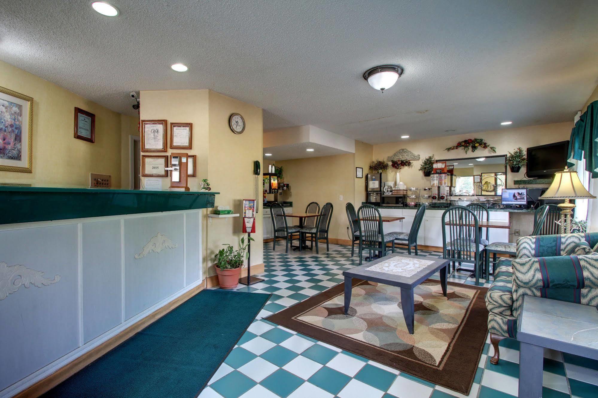 Key West Inn - Roanoke Εξωτερικό φωτογραφία